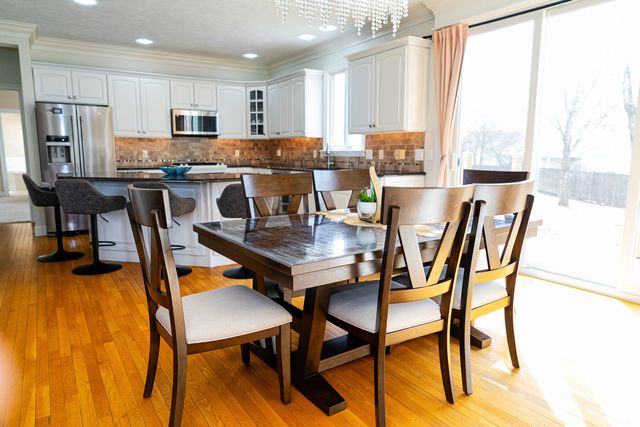 15 Greythorne Circle, Bloomington, IL 61704