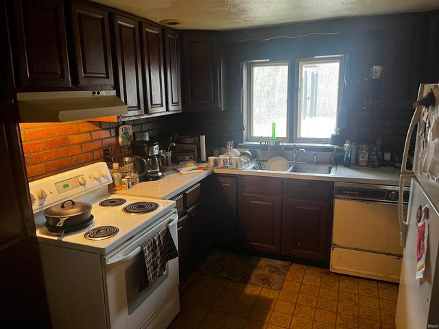 52336 Juniper Road, South Bend, IN 46637