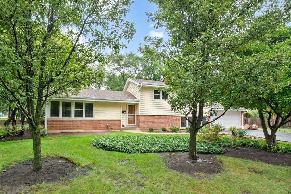 200 W Council Trail, Mount Prospect, IL 60056 — exterior