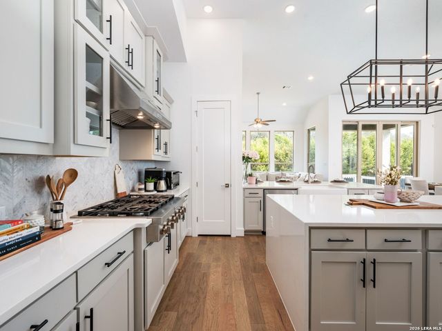 7018 Cantera Manor, San Antonio, TX 78255