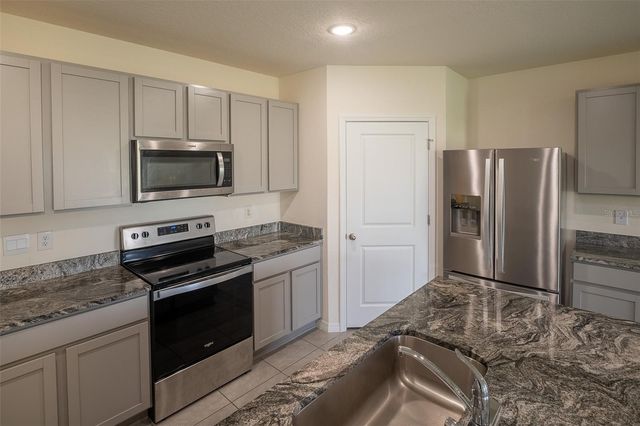 8318 CLAW GLADES LOOP, Wesley Chapel, FL 33545