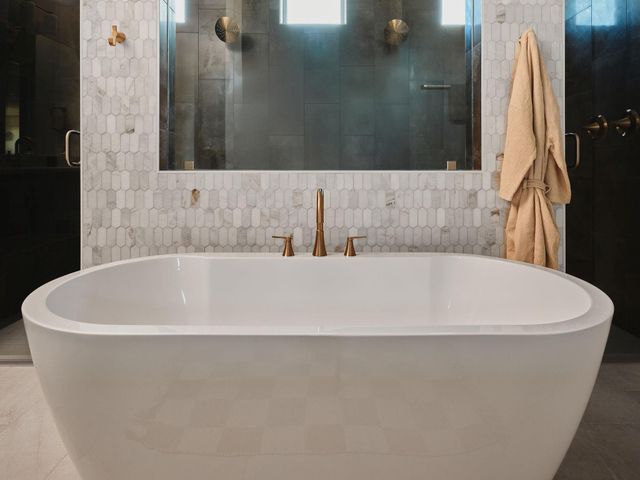 959 Flagtop CT, Lakeway, TX 78738