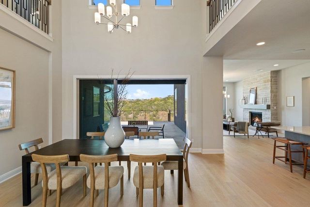 959 Flagtop CT, Lakeway, TX 78738