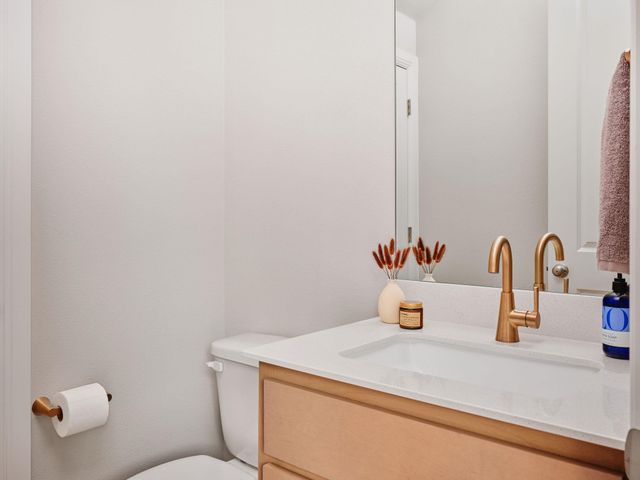 959 Flagtop CT, Lakeway, TX 78738