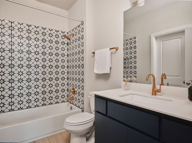 959 Flagtop CT, Lakeway, TX 78738