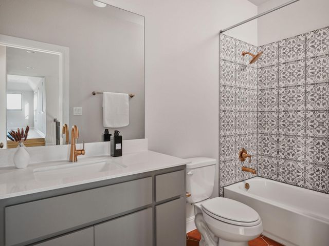 959 Flagtop CT, Lakeway, TX 78738