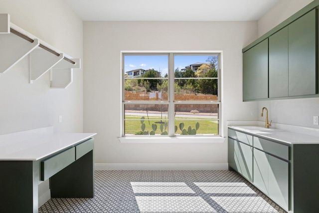 959 Flagtop CT, Lakeway, TX 78738