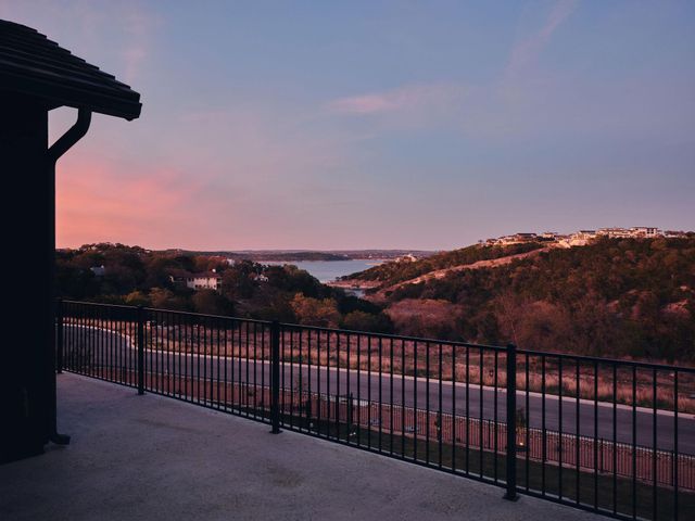 959 Flagtop CT, Lakeway, TX 78738