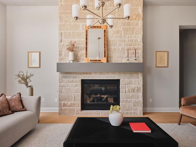 959 Flagtop CT, Lakeway, TX 78738