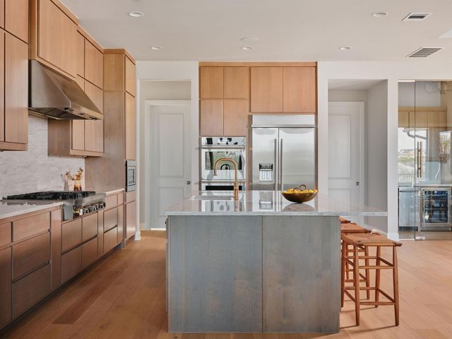 959 Flagtop CT, Lakeway, TX 78738