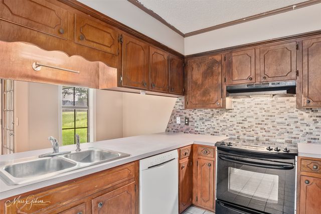 103 S Parkridge Drive, Bossier City, LA 71006