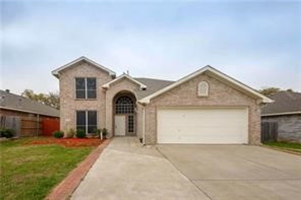 3348 Autumn View Drive, Grand Prairie, TX 75050