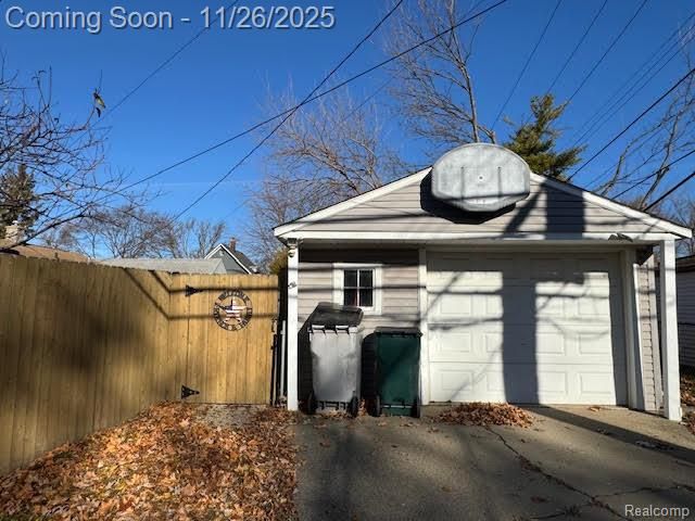 23704 Couzens Avenue, Hazel Park, MI 48030