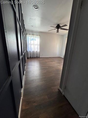 23704 Couzens Avenue, Hazel Park, MI 48030