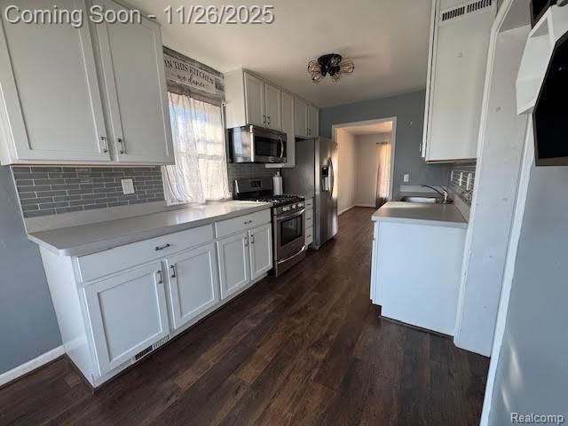 23704 Couzens Avenue, Hazel Park, MI 48030