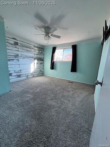 23704 Couzens Avenue, Hazel Park, MI 48030