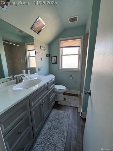 23704 Couzens Avenue, Hazel Park, MI 48030