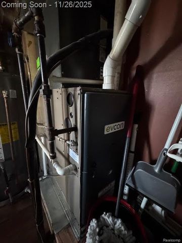 23704 Couzens Avenue, Hazel Park, MI 48030