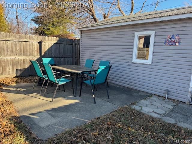 23704 Couzens Avenue, Hazel Park, MI 48030