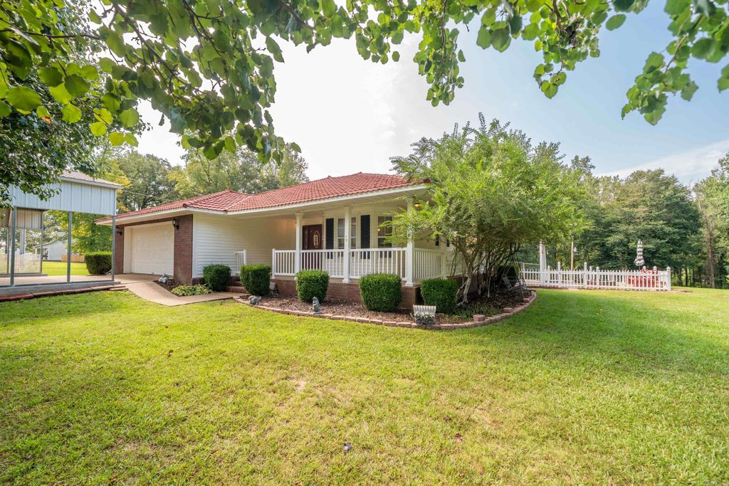 365 Helms Rd, Arkadelphia, AR 71923