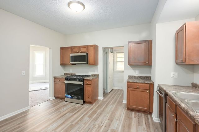 42 Front Avenue, Saint Paul, MN 55117