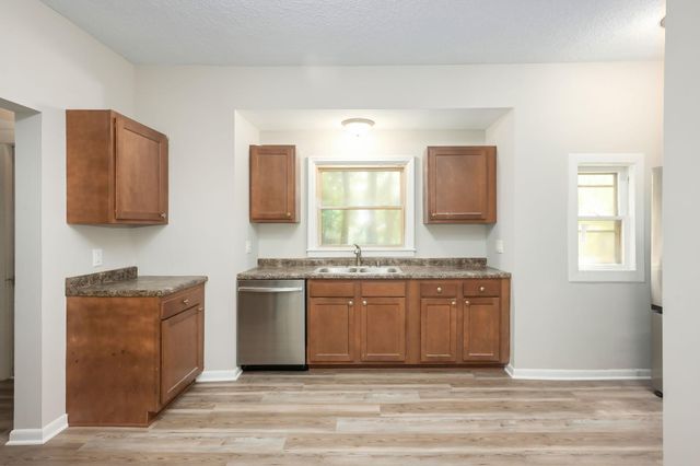 42 Front Avenue, Saint Paul, MN 55117