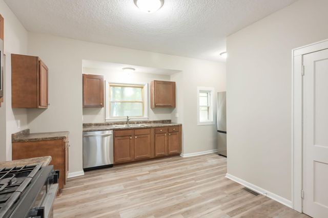 42 Front Avenue, Saint Paul, MN 55117