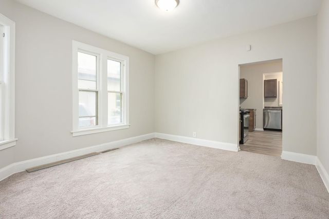 42 Front Avenue, Saint Paul, MN 55117