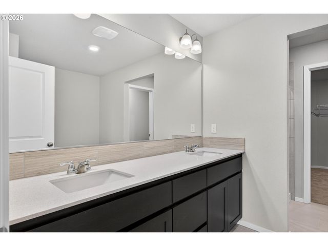 16148 Nw PRISTINE Ln, Portland, OR 97229