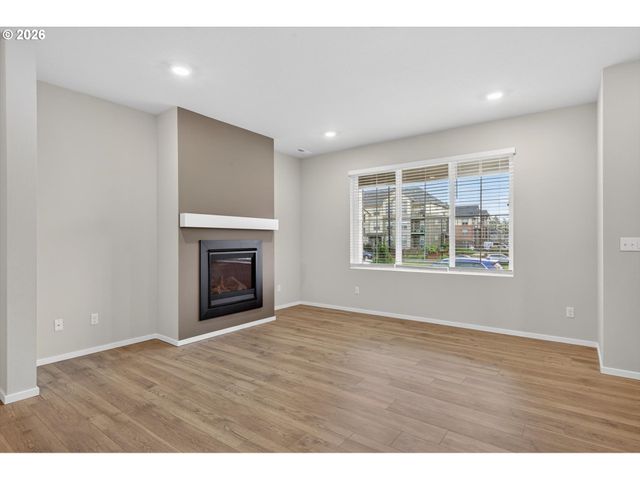 16148 Nw PRISTINE Ln, Portland, OR 97229