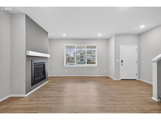 16148 Nw PRISTINE Ln, Portland, OR 97229