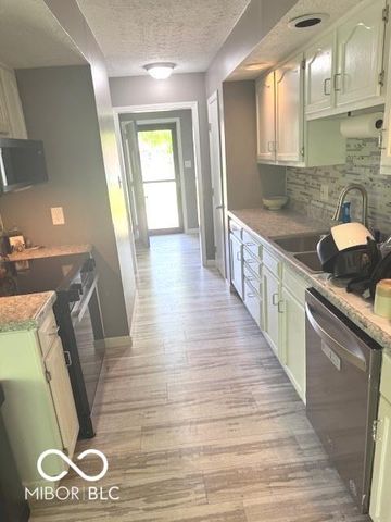 5331 Honey Manor Drive, Indianapolis, IN 46221