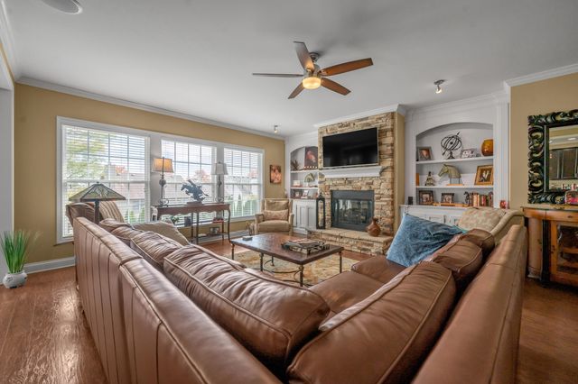 3940 Mooncoin Way, Lexington, KY 40515