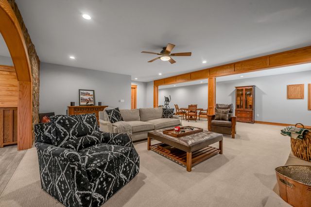 3940 Mooncoin Way, Lexington, KY 40515