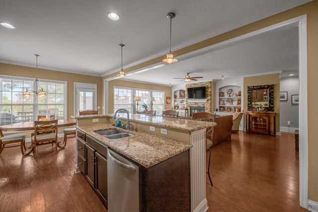 3940 Mooncoin Way, Lexington, KY 40515