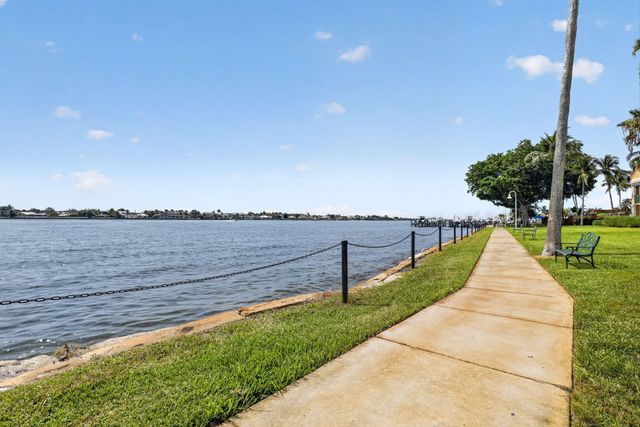 180 Yacht Club Way 304, Hypoluxo, FL 33462