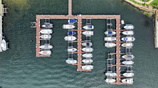 180 Yacht Club Way 304, Hypoluxo, FL 33462