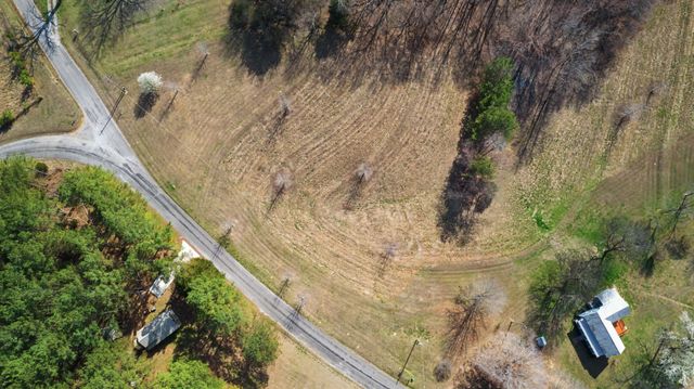 77 Warren Hollow Rd, Five Points, TN 38457