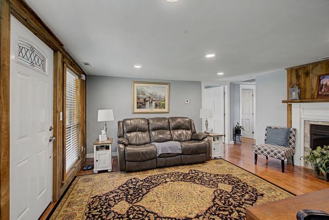 77 Warren Hollow Rd, Five Points, TN 38457