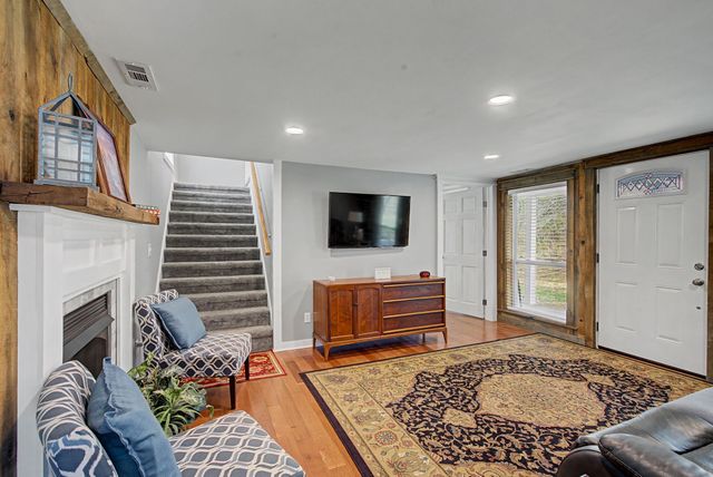 77 Warren Hollow Rd, Five Points, TN 38457