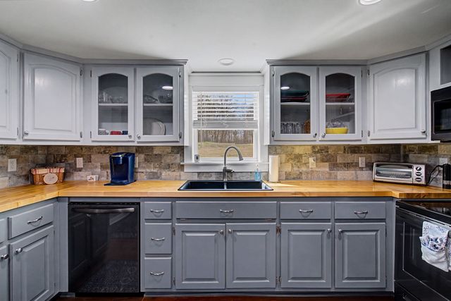 77 Warren Hollow Rd, Five Points, TN 38457