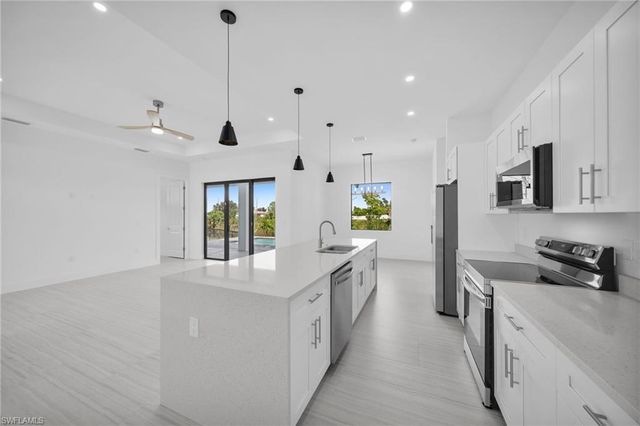 3539 NE 14th PL, Cape Coral, FL 33909