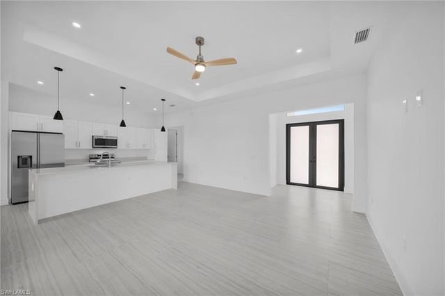 3539 NE 14th PL, Cape Coral, FL 33909