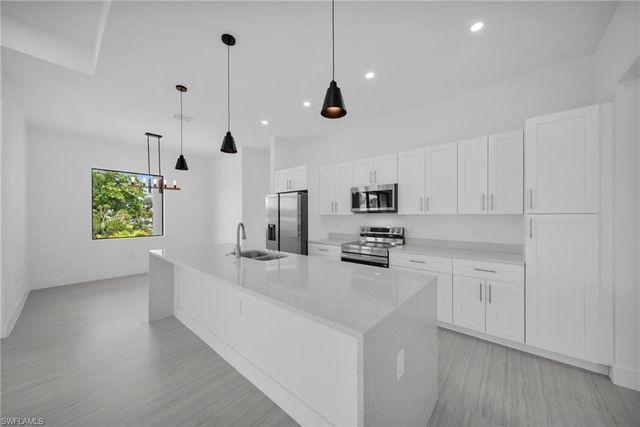 3539 NE 14th PL, Cape Coral, FL 33909