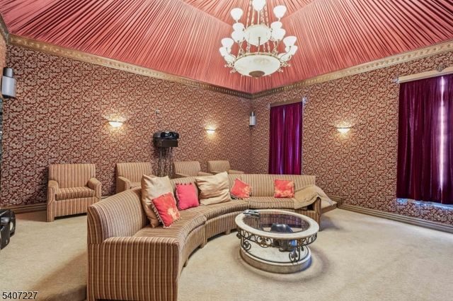 12 E Saddle River Rd, Saddle River Boro, NJ 07458