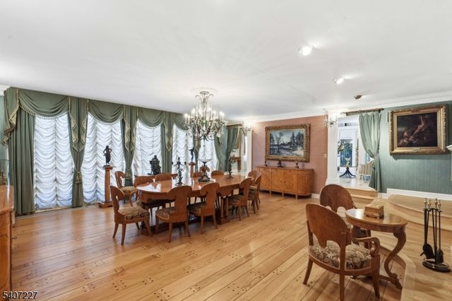 12 E Saddle River Rd, Saddle River Boro, NJ 07458