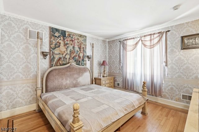 12 E Saddle River Rd, Saddle River Boro, NJ 07458