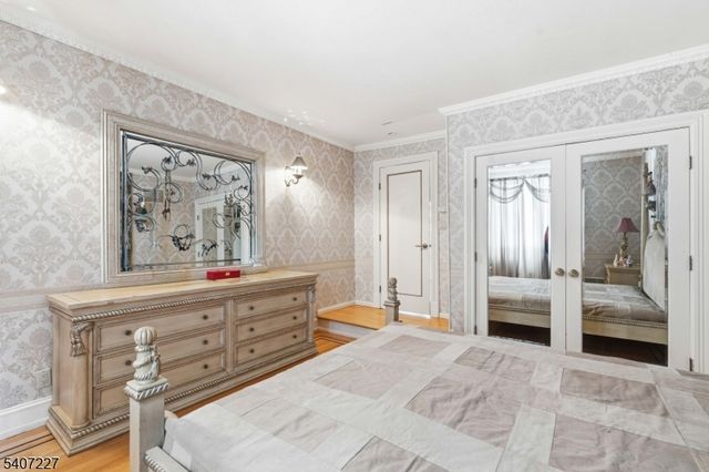 12 E Saddle River Rd, Saddle River Boro, NJ 07458