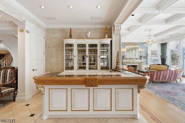 12 E Saddle River Rd, Saddle River Boro, NJ 07458