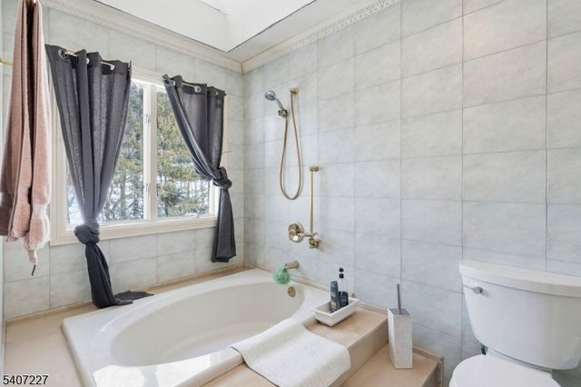 12 E Saddle River Rd, Saddle River Boro, NJ 07458